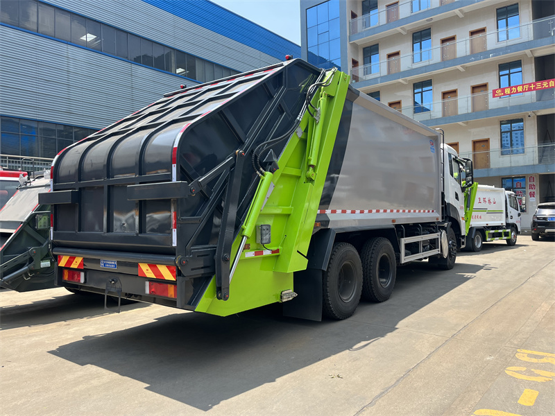 20方東風(fēng)天龍壓縮式垃圾車(chē)